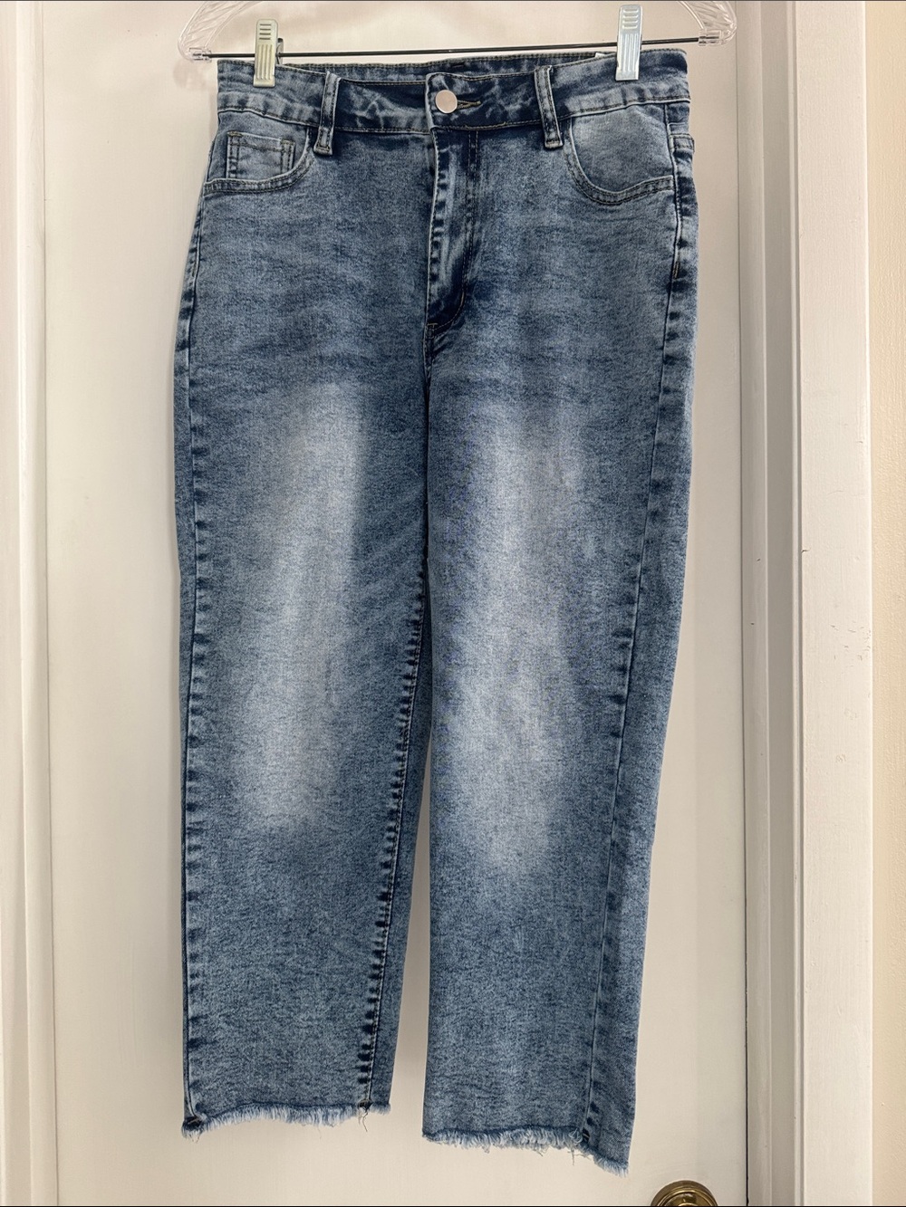 High-Rise Straight Cropped Jeans in Light Washed Blue